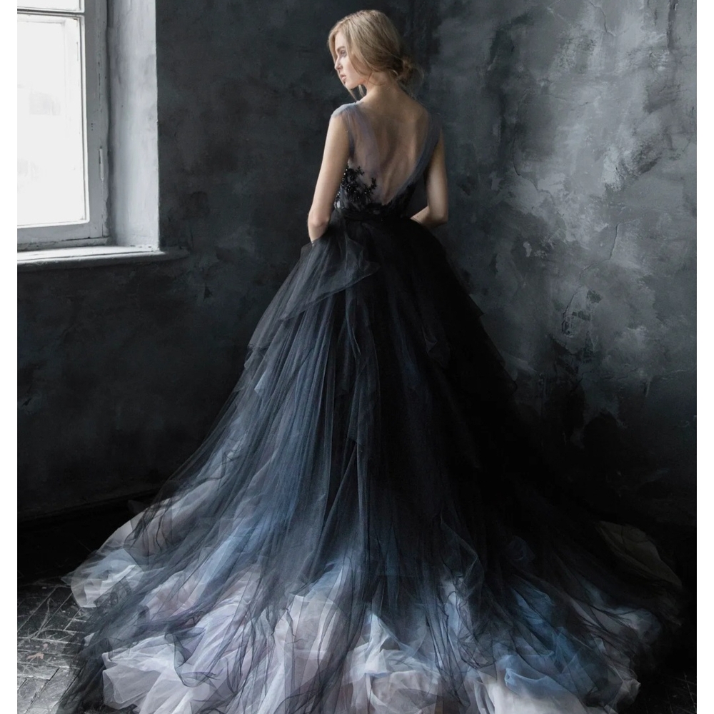 Elegant Black and Gray Tulle Gown